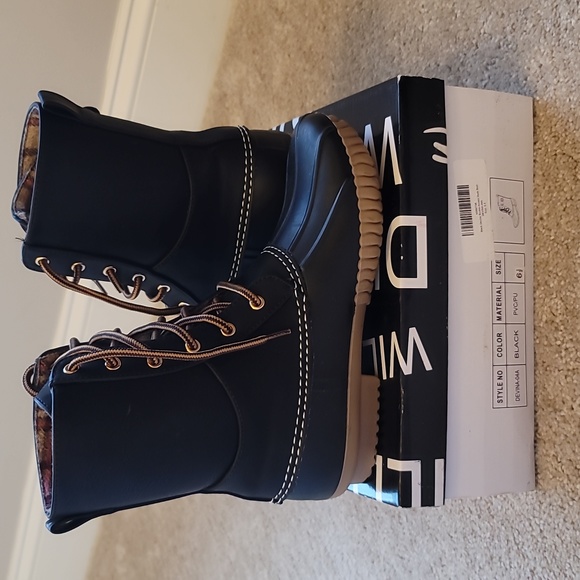 Wild Diva Black Duck Boot with Flannel interior pattern Size 6.5 NWT - Picture 16 of 16
